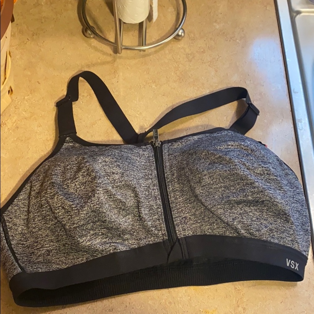 Victoria secret VXS wireless sports bra never used